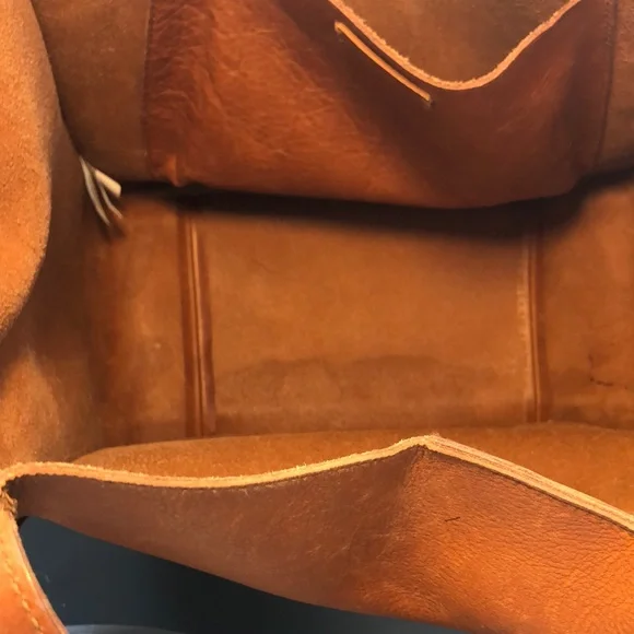 Elegant Tan Leather Madewell Tote Bag - Picture 13 of 14
